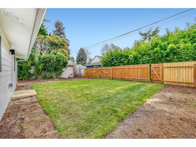 6300 N AMHERST St, Portland, OR 97203