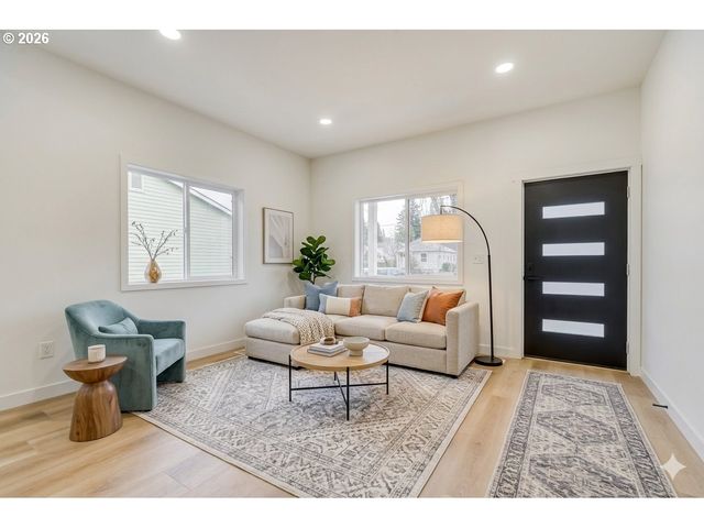 6300 N AMHERST St, Portland, OR 97203