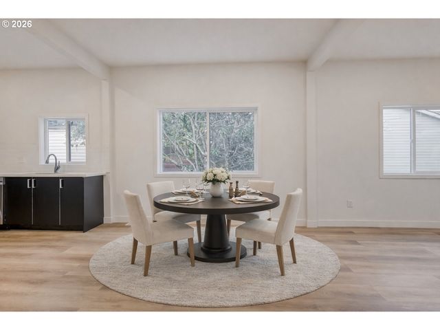 6300 N AMHERST St, Portland, OR 97203