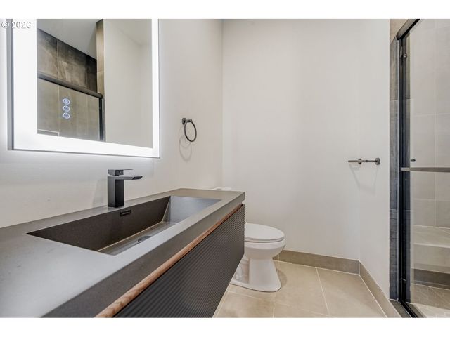 6300 N AMHERST St, Portland, OR 97203