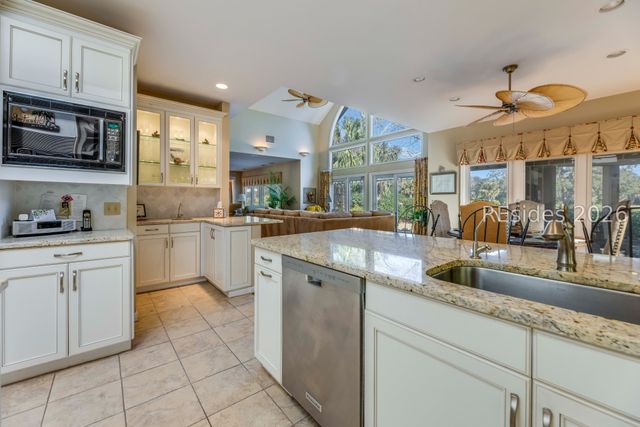 28 Leamington Ln, Hilton Head Island, SC 29928