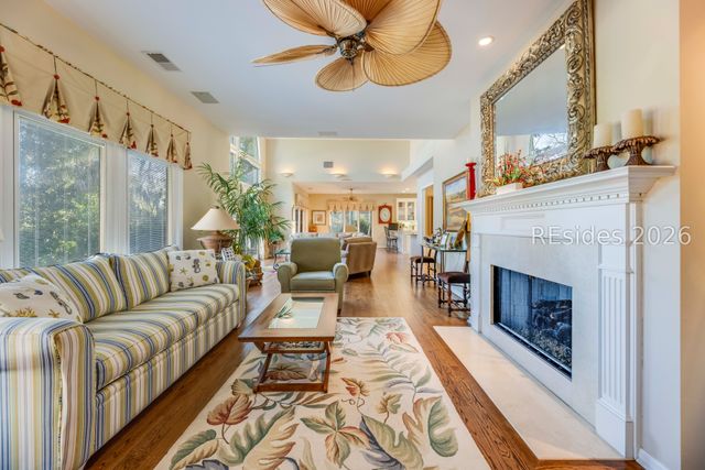 28 Leamington Ln, Hilton Head Island, SC 29928