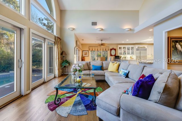 28 Leamington Ln, Hilton Head Island, SC 29928