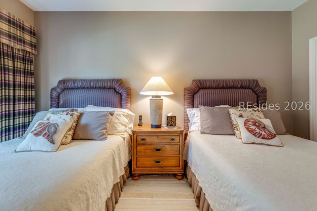 28 Leamington Ln, Hilton Head Island, SC 29928