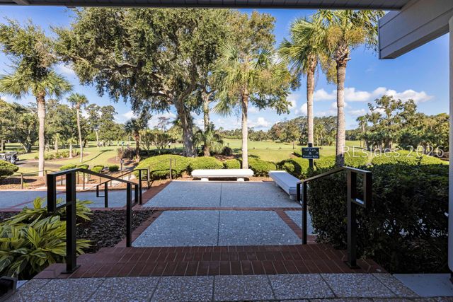 28 Leamington Ln, Hilton Head Island, SC 29928