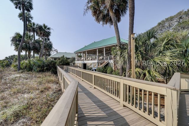 28 Leamington Ln, Hilton Head Island, SC 29928