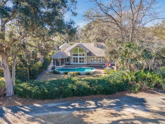 28 Leamington Ln, Hilton Head Island, SC 29928