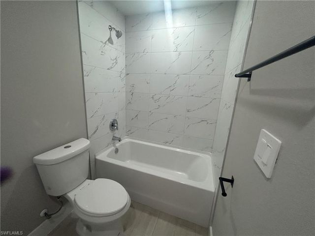 2524 NE 1st PL, Cape Coral, FL 33909
