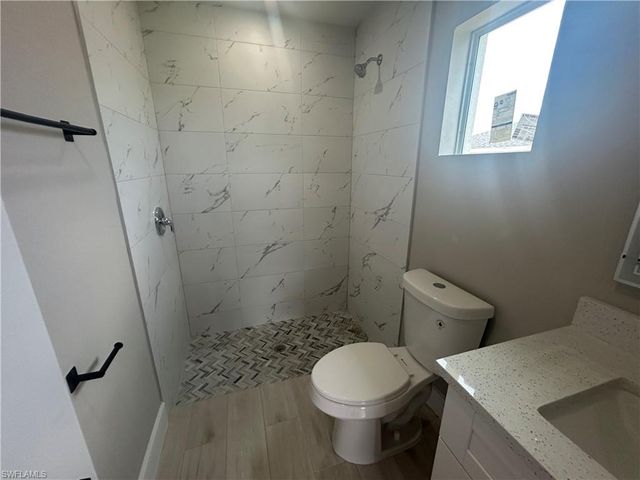 2524 NE 1st PL, Cape Coral, FL 33909
