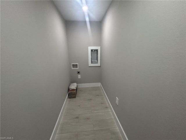 2524 NE 1st PL, Cape Coral, FL 33909