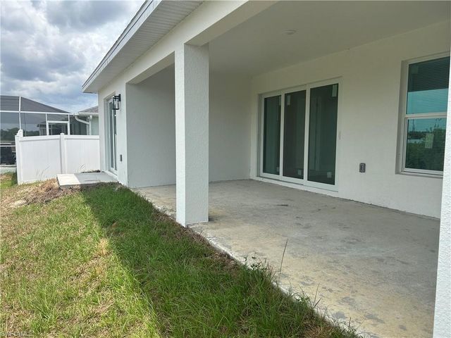 2524 NE 1st PL, Cape Coral, FL 33909