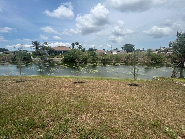 2524 NE 1st PL, Cape Coral, FL 33909