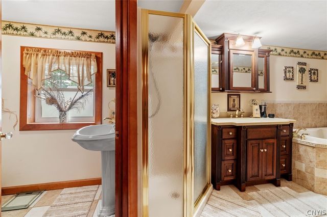 4582 North Street, Dewitt, NY 13078