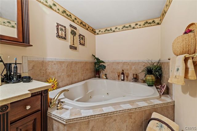 4582 North Street, Dewitt, NY 13078