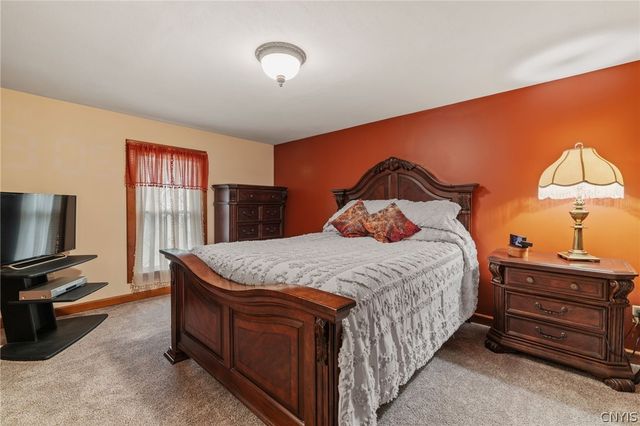 4582 North Street, Dewitt, NY 13078