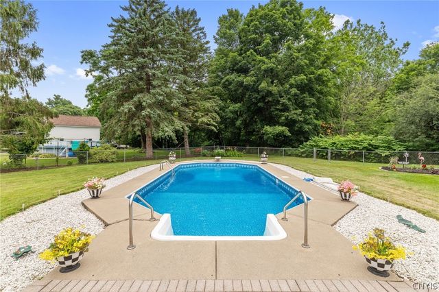 4582 North Street, Dewitt, NY 13078