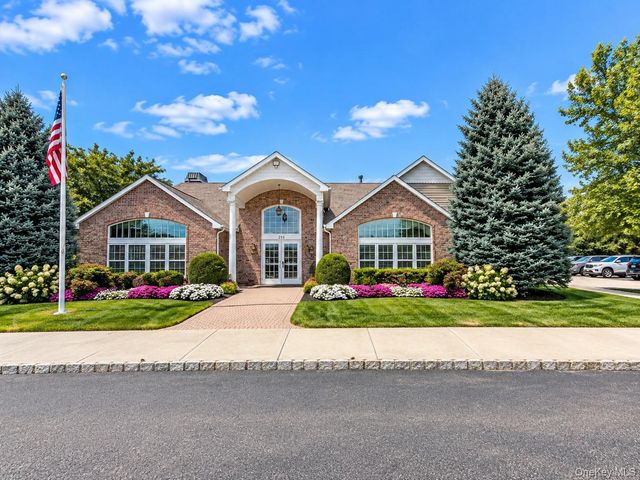 55 Rose Lane, Mount Sinai, NY 11766