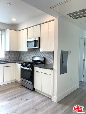 14612 Calvert Street 302, Van Nuys, CA 91411