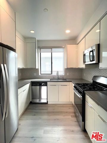 14612 Calvert Street 302, Van Nuys, CA 91411