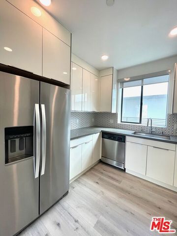 14612 Calvert Street 302, Van Nuys, CA 91411