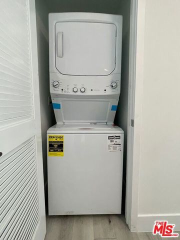 14612 Calvert Street 302, Van Nuys, CA 91411