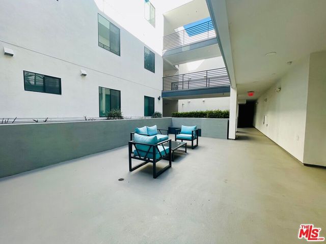 14612 Calvert Street 302, Van Nuys, CA 91411