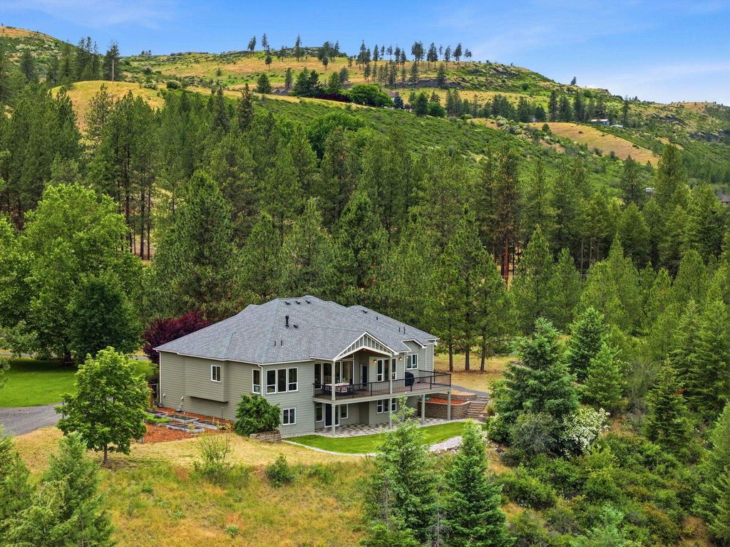 16919 N South Bank Rd, Nine Mile Falls, WA 99026 photo 2