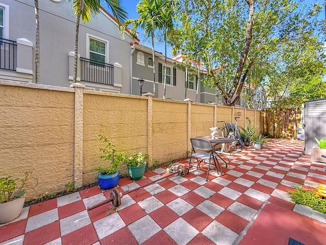 312 Bayfront Drive, Boynton Beach, FL 33435