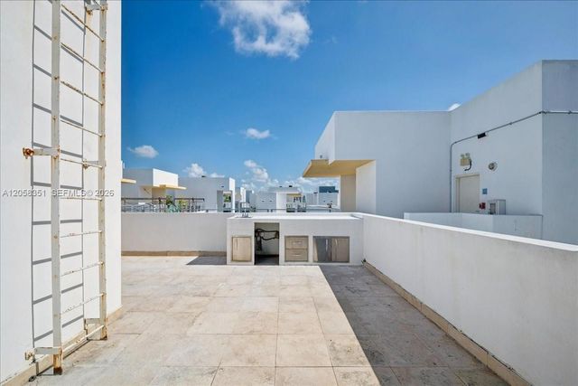 3339 Virginia St PH-3, Miami, FL 33133
