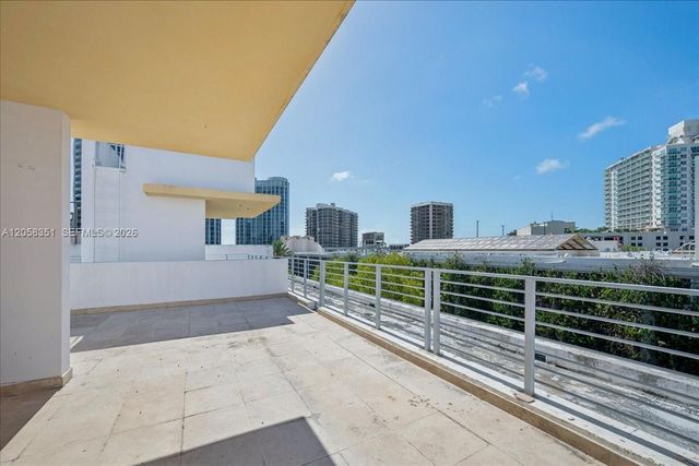 3339 Virginia St PH-3, Miami, FL 33133