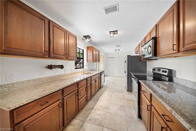 3691 4th AVE NE, Naples, FL 34120