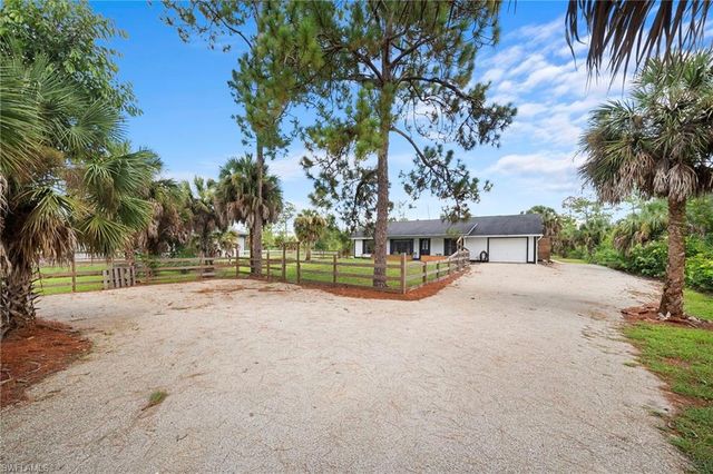 3691 4th AVE NE, Naples, FL 34120