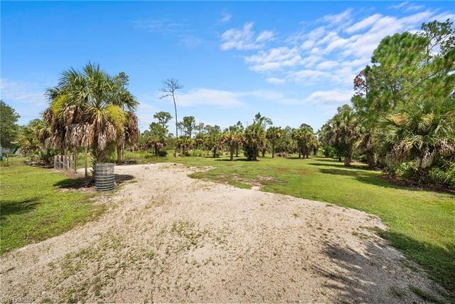 3691 4th AVE NE, Naples, FL 34120