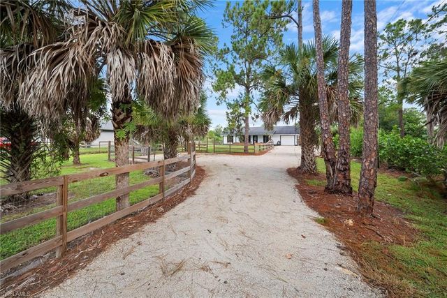 3691 4th AVE NE, Naples, FL 34120