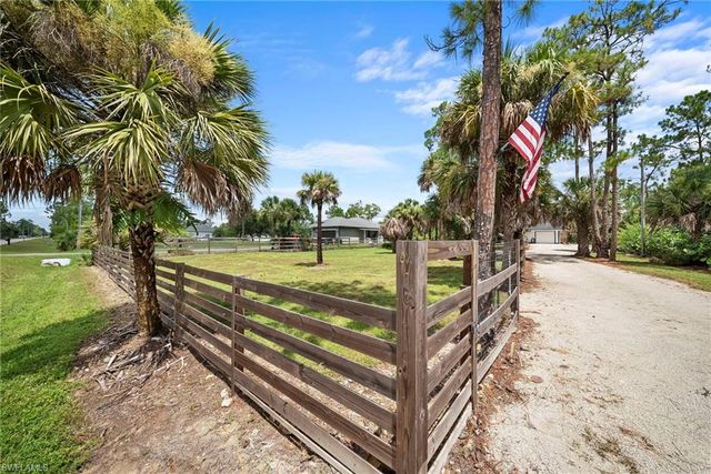 3691 4th AVE NE, Naples, FL 34120