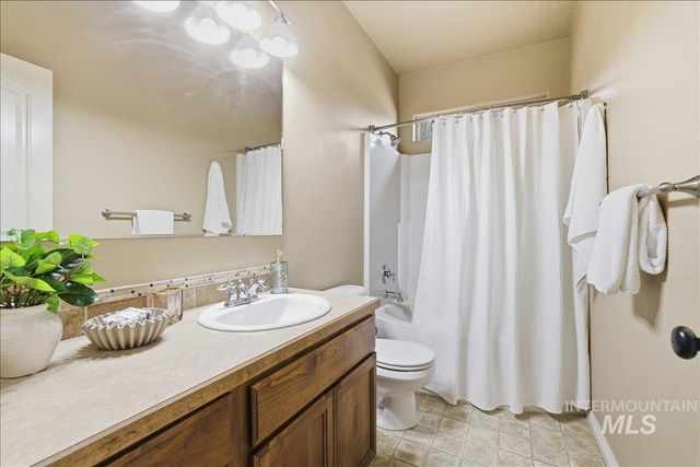 11739 W Creekrapids Dr, Star, ID 83669