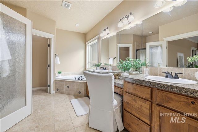11739 W Creekrapids Dr, Star, ID 83669
