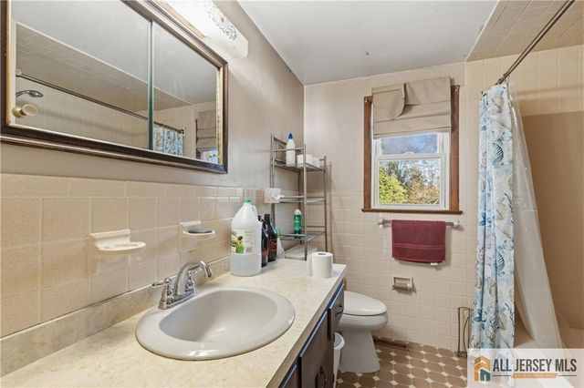 106 Main Street, Whitehouse Station, NJ 08889