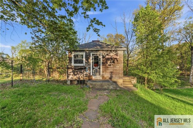 106 Main Street, Whitehouse Station, NJ 08889