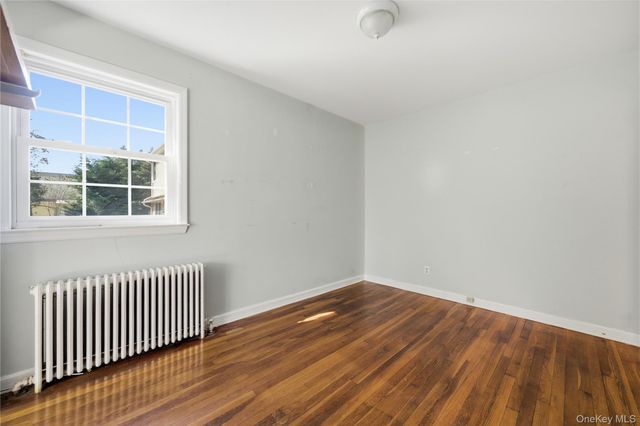 6 Central Avenue, Amityville, NY 11701