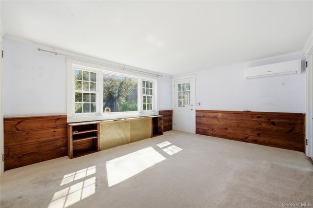 6 Central Avenue, Amityville, NY 11701