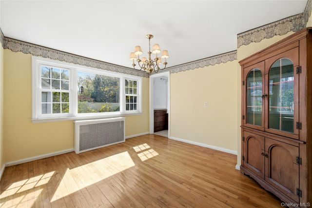 6 Central Avenue, Amityville, NY 11701