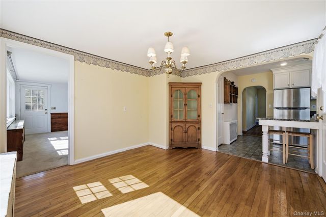 6 Central Avenue, Amityville, NY 11701