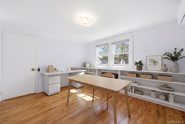 6 Central Avenue, Amityville, NY 11701