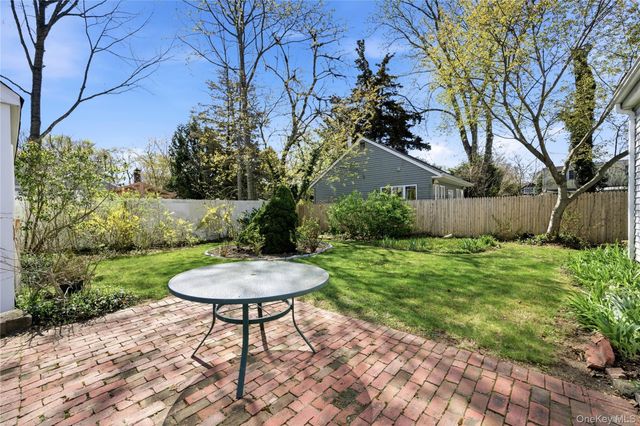 6 Central Avenue, Amityville, NY 11701