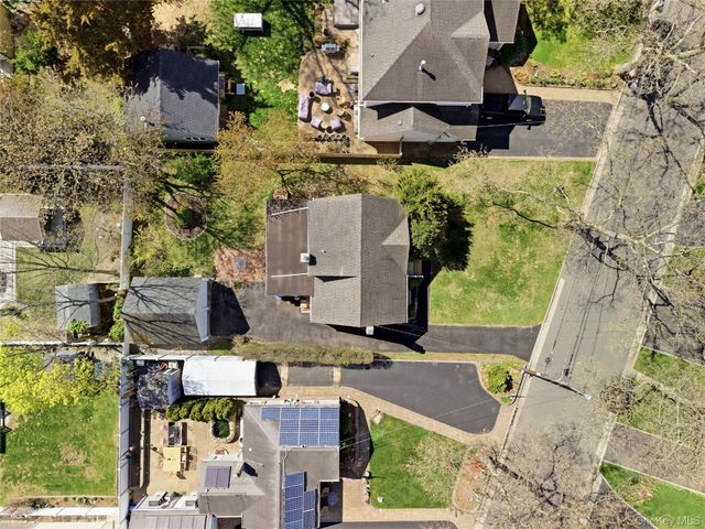 6 Central Avenue, Amityville, NY 11701