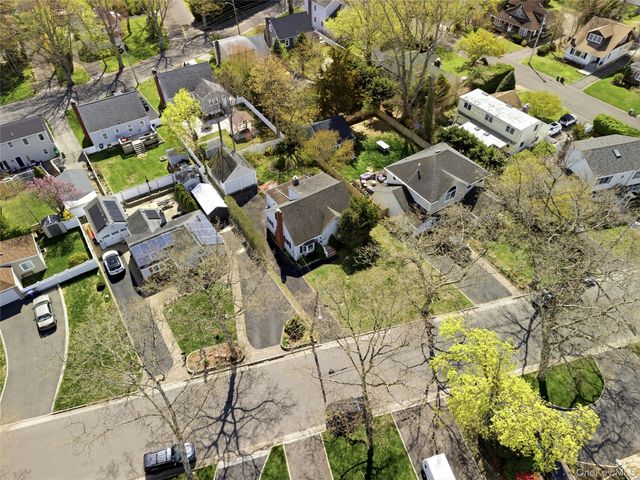 6 Central Avenue, Amityville, NY 11701