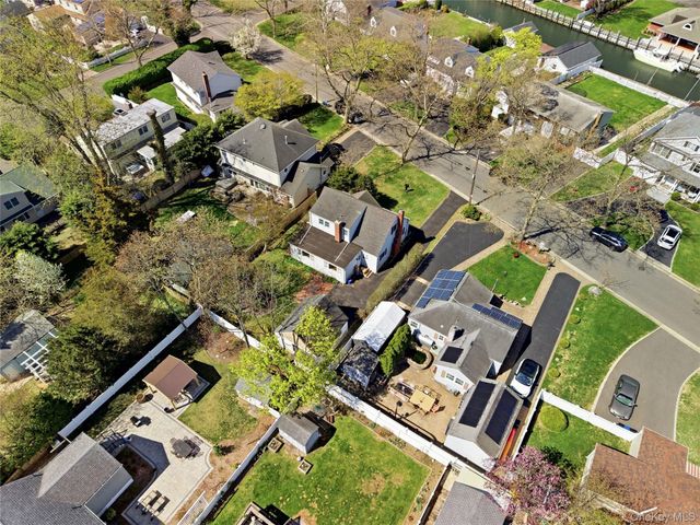 6 Central Avenue, Amityville, NY 11701