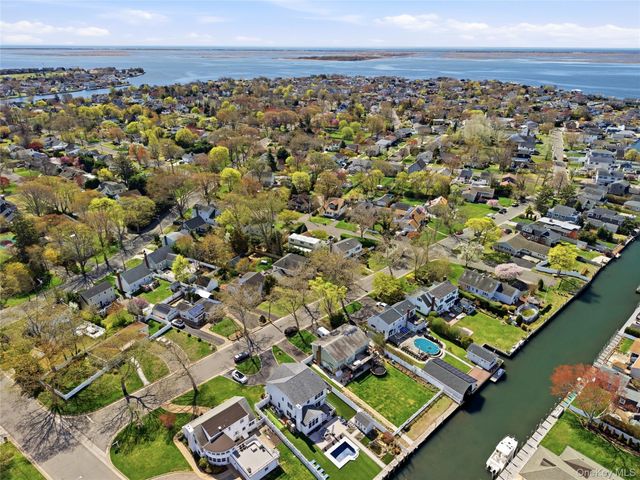 6 Central Avenue, Amityville, NY 11701