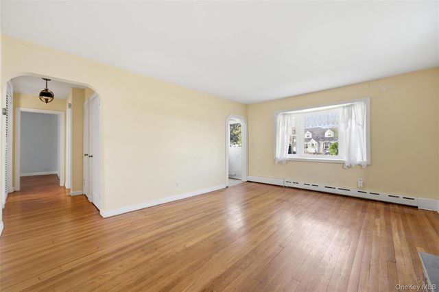 6 Central Avenue, Amityville, NY 11701